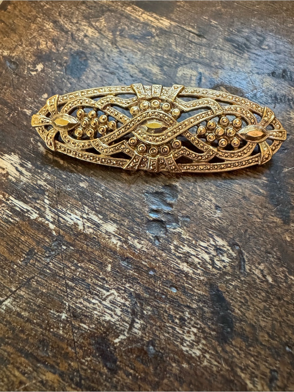1928 vintage art deco style ornate antique gold tone brooch, EUC.